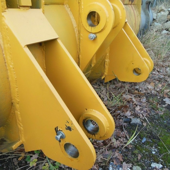 VOLVO 120L - Lžíce 3,8m3