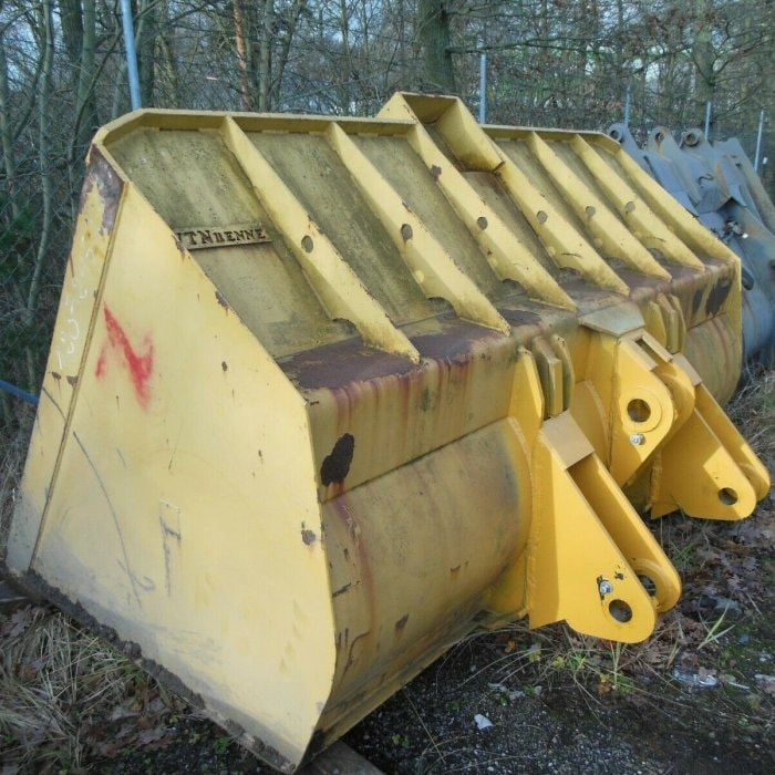 VOLVO 120L - Lžíce 3,8m3