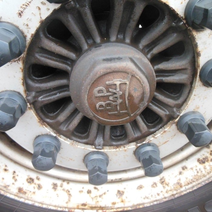 UMIKOV NPK 39, 2× ZDVIHACÍ NÁPRAVA, 8 KLANIC (OPĚR)