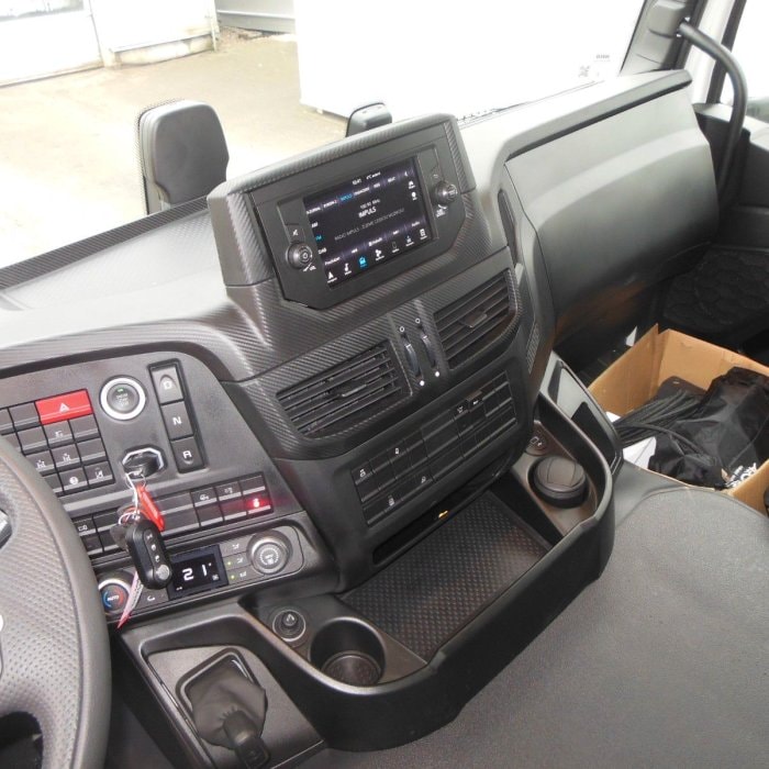 IVECO X-WAY AD 280X46, 6X2, STEERED/LIFT AXLE, TNH 20T, IMMEDIATE!