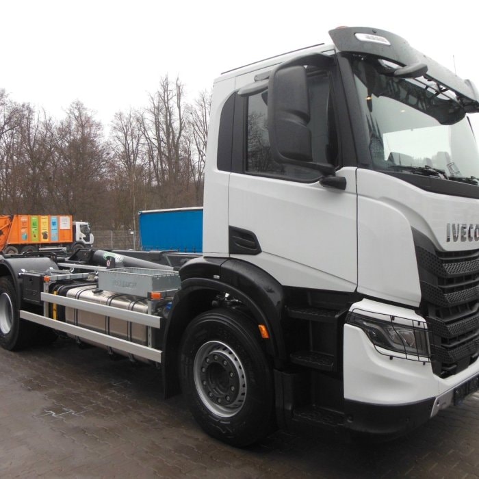 IVECO X-WAY AD 280X46, 6X2, STEERED/LIFT AXLE, TNH 20T, IMMEDIATE!