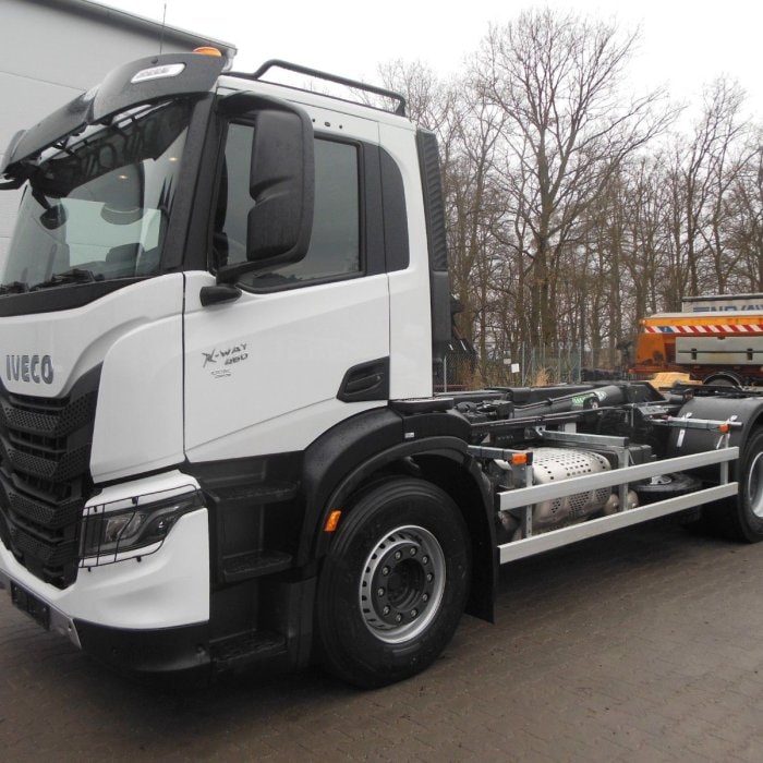 IVECO X-WAY AD 280X46, 6X2, STEERED/LIFT AXLE, TNH 20T, IMMEDIATE!