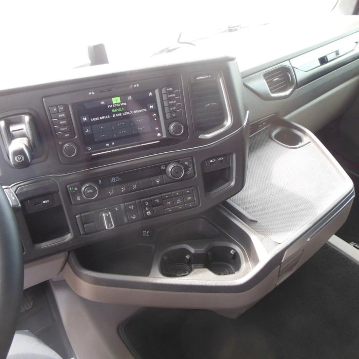 SCANIA R450, LowDeck, Retarder, Nezávislá klima