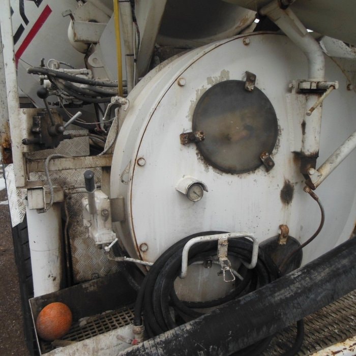 MERCEDES-BENZ ACTROS 3241, LIEBHERR 7m3, PUTZMEISTER PUMP 24m