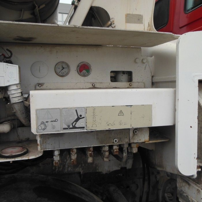 MERCEDES-BENZ ACTROS 3241, LIEBHERR 7m3, PUTZMEISTER PUMP 24m