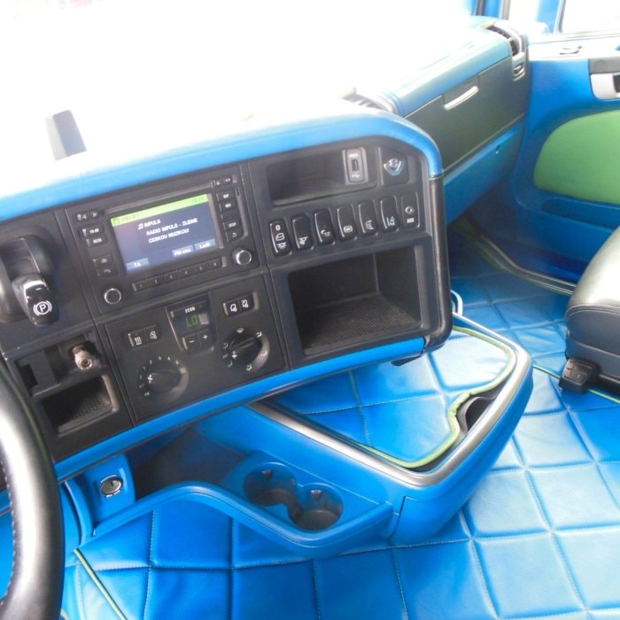 SCANIA R520, V8, TOP STAV!!