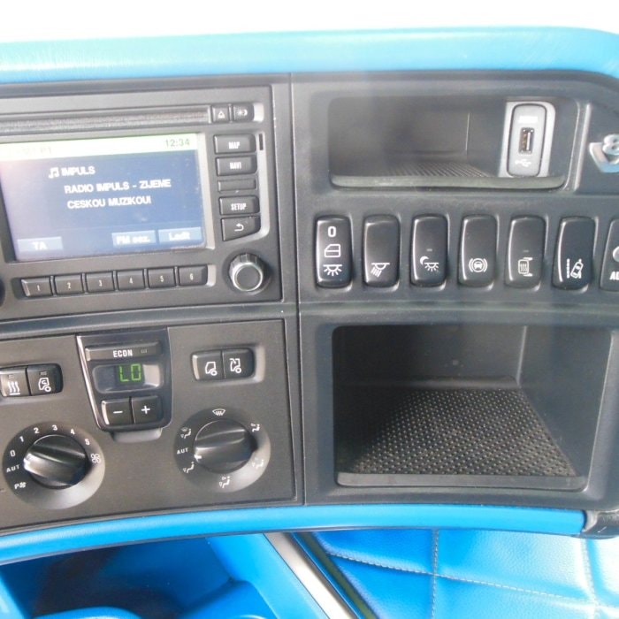 SCANIA R520, V8, TOP STAV!!