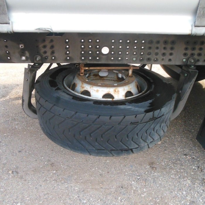 SCHMITZ SCB, BOX NA PALETY, ZDVIHACÍ NÁPRAVA