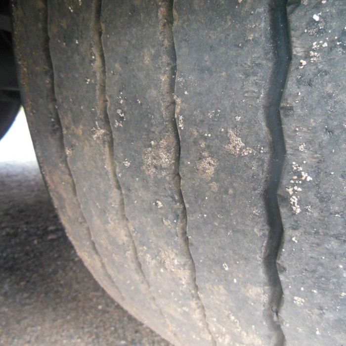 SCHMITZ SCB, BOX NA PALETY, ZDVIHACÍ NÁPRAVA