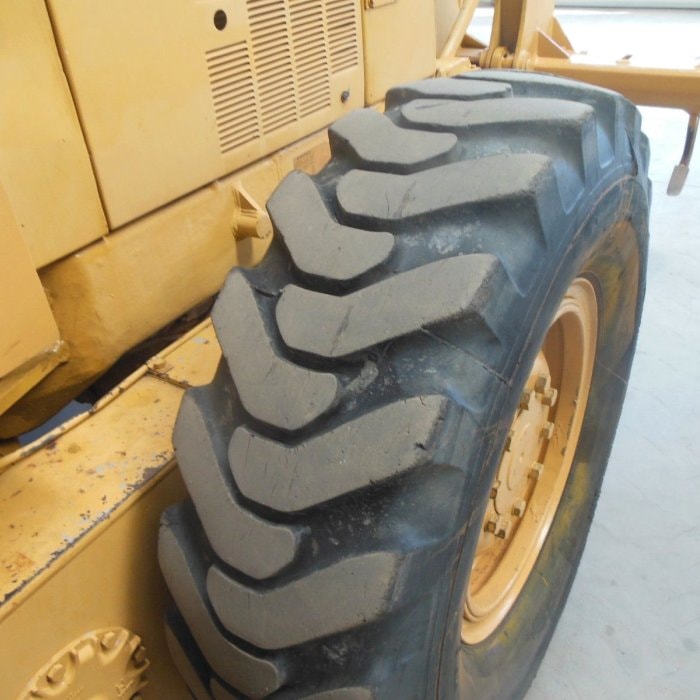 Caterpillar Grader 12 H NA + Riper