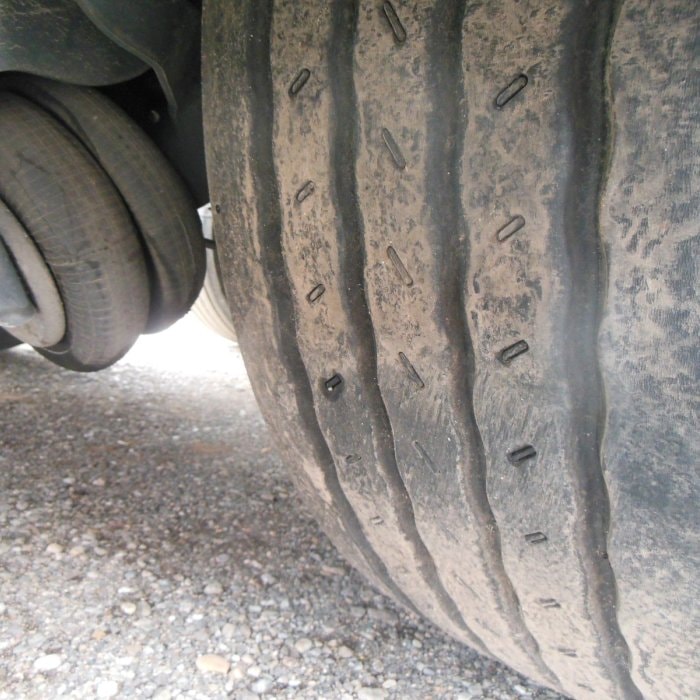 SCHMITZ SCB, ванна для рулонов 7200 мм, подъёмная ось