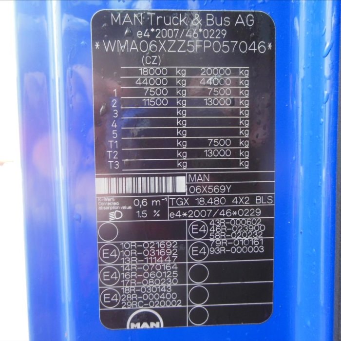 MAN TGX 18.480 BLS, Manuál, Standart