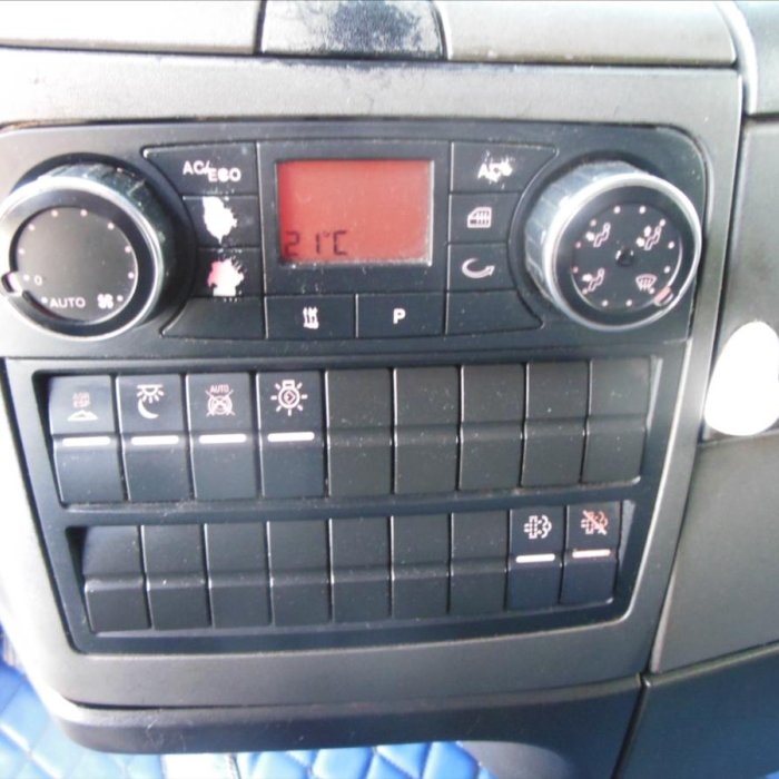 MAN TGX 18.480 BLS, Manuál, Standart