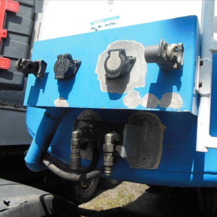 Willig-Haller, 24.589 l, 4 komory návěs pro nákladní přepravu