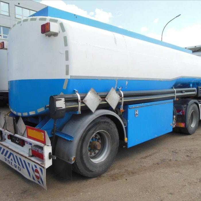 Willig-Haller, 24.589 l, 4 komory návěs pro nákladní přepravu