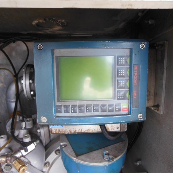 Willig-Haller, 24.589 l, 4 komory návěs pro nákladní přepravu