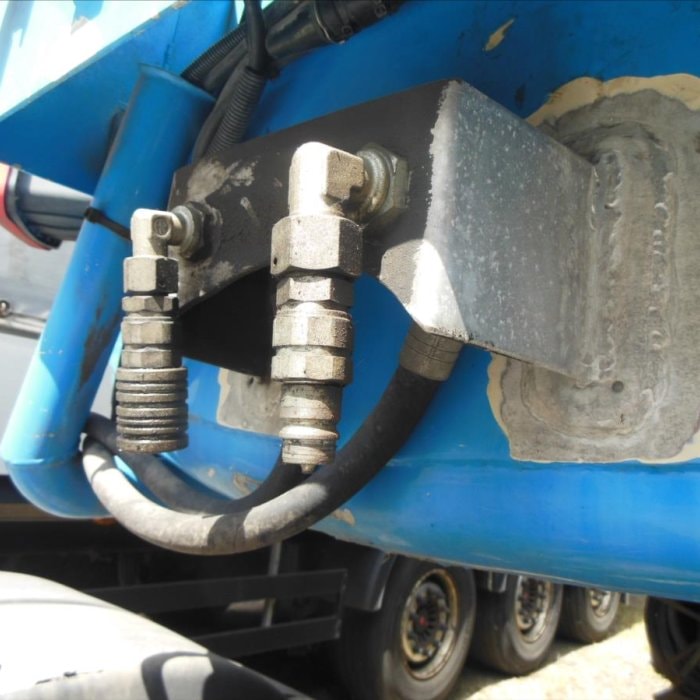 Willig-Haller, 24.589 l, 4 komory návěs pro nákladní přepravu