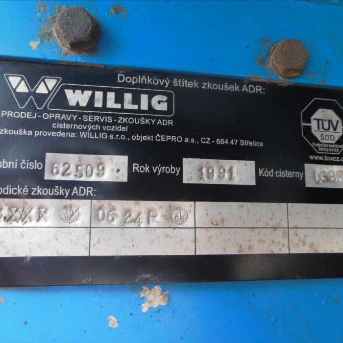 Willig-Haller, 24.589 l, 4 komory návěs pro nákladní přepravu