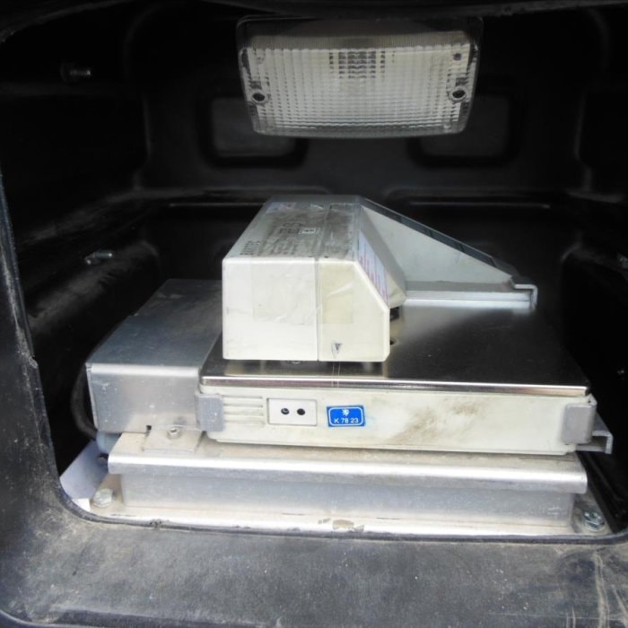 Willig-Haller, 24.589 l, 4 komory návěs pro nákladní přepravu