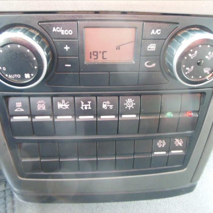 MAN TGM 18.290, Ruka HYVA HB100X