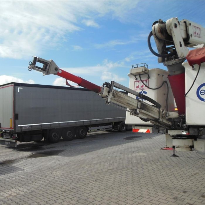 Renault Midlum 220.14,4x4, plošina čela Tel 18, izolovaná