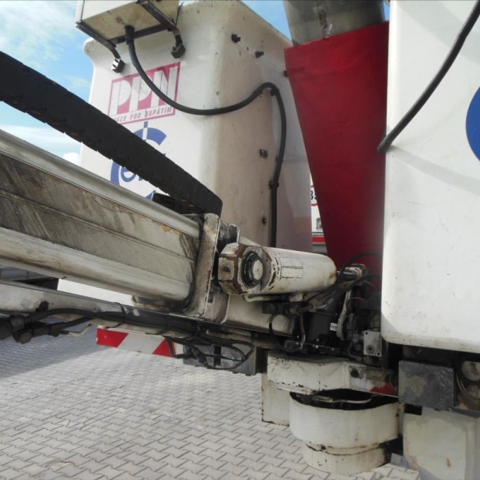 Renault Midlum 220.14,4x4, plošina čela Tel 18, izolovaná