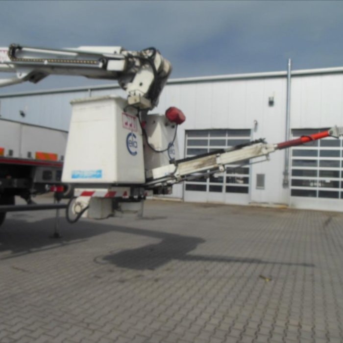 Renault Midlum 220.14,4x4, plošina čela Tel 18, izolovaná