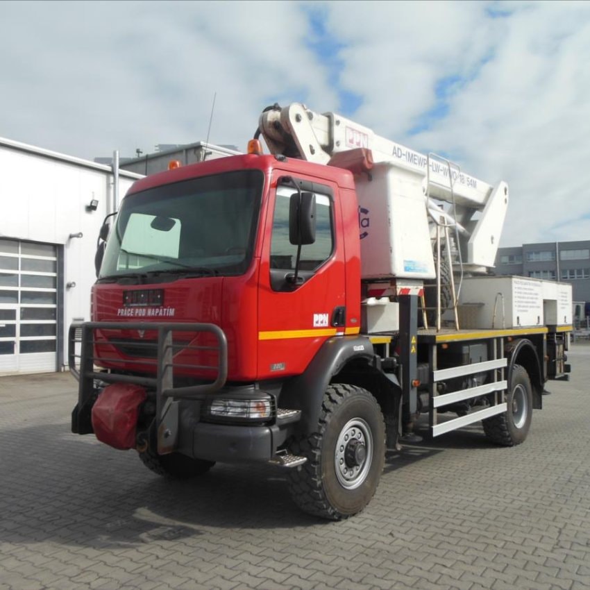 Renault Midlum 220.14,4x4, plošina čela Tel 18, izolovaná