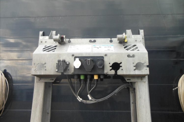 Schwarzmüller SPA 3/E, 2 x zvedací náprava